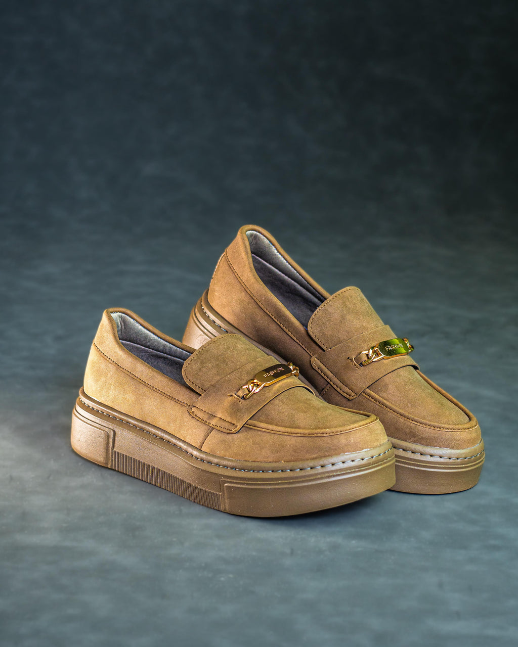 RoyalStep™ – Mocasines Clásicos con Detalle Metálico
